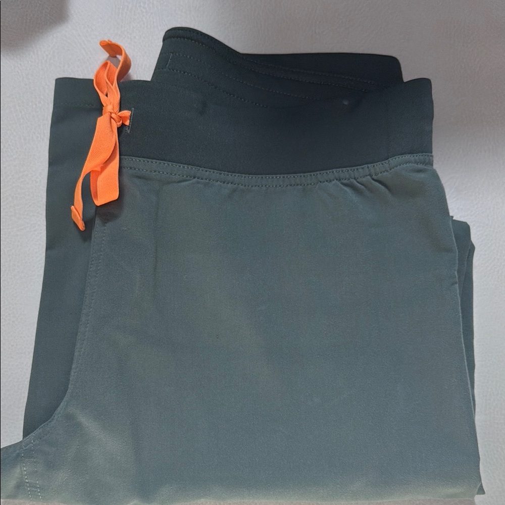 Figs Livingston scrub pant